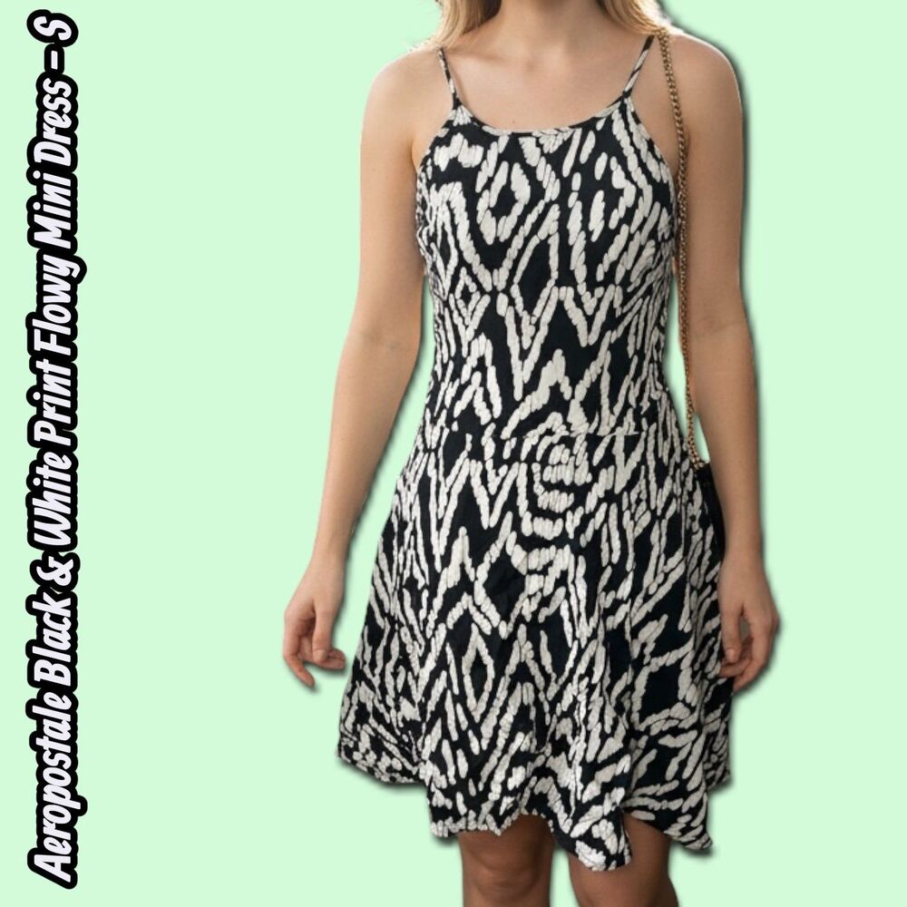 preowned Aeropostale Black & White Print Flowy Mini Dress Spaghetti Strap Size S